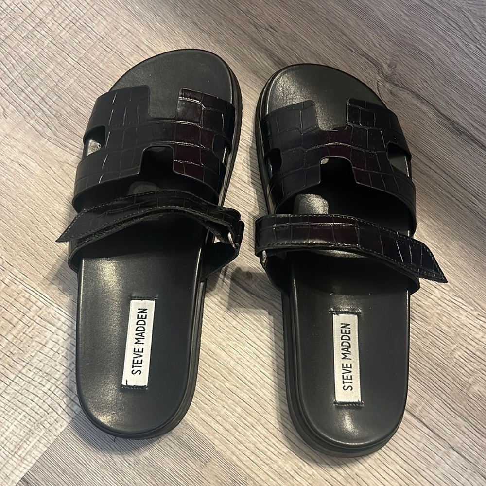 8.5 Mayven Black Crocodile Steve Madden Sandals